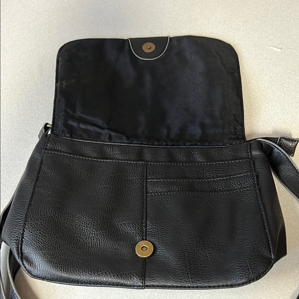 Harve Benard Black Shoulder Bag with Studded Detailing - Picture 5 of 6